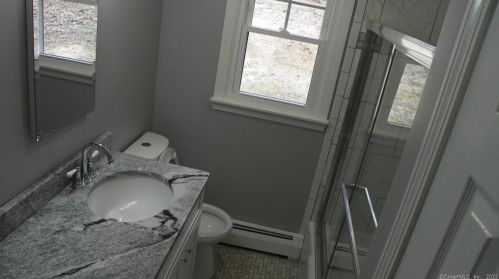 8 Oak Dr, East Hampton CT  06447-1133 exterior