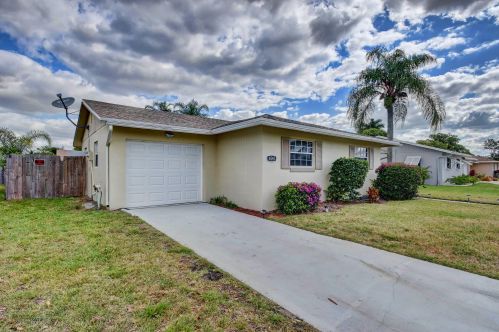 6541 Sleepy Willow Way, Delray Beach FL  33484-3514 exterior