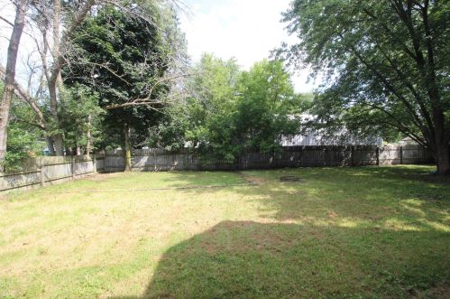 310 Kenosha St, Walworth, WI 53184-9685