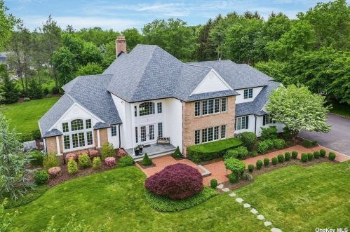 5 Landing Ct, Huntington Station, NY 11746-5644