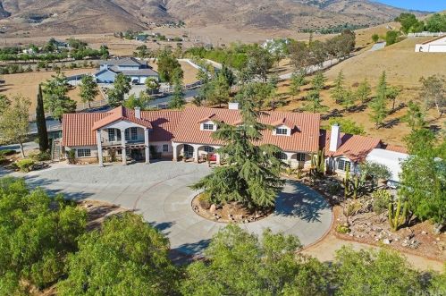 7210 Spigno Pl, Santa Clarita, CA 91390-3499