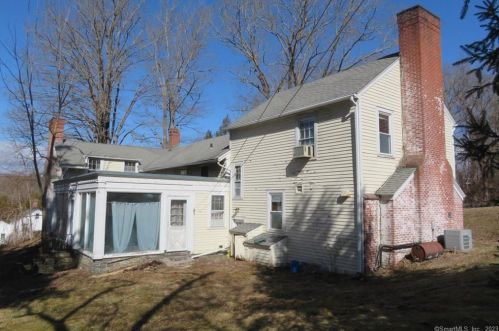 428 Haddam Moodus Rd, Moodus, CT 06469-1024