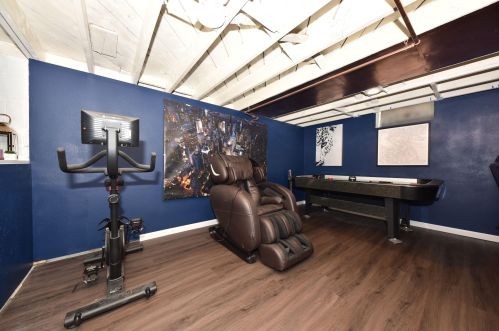 7544 Nash St, Milwaukee WI  53216-1923 exterior