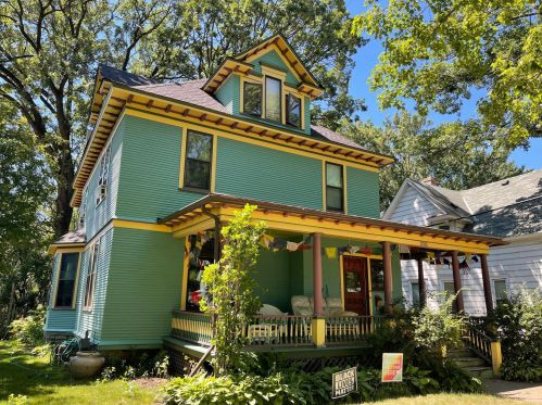 2312 Fillmore St, Minneapolis, MN 55418-3850