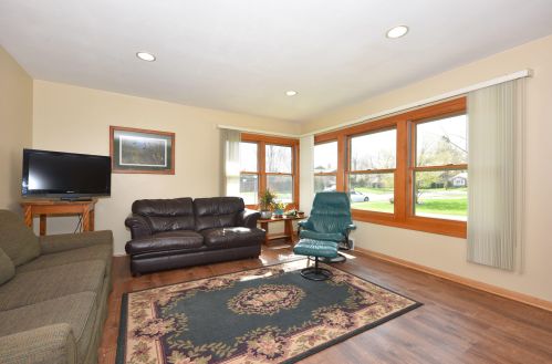 658 15th Ave, West Bend, WI 53095-3716