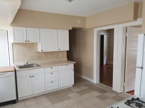 95 Wilson St, Bridgeport, CT 06605-2950