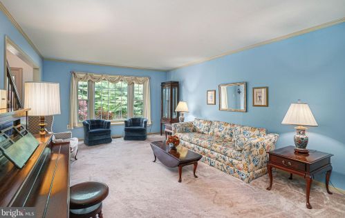 13 Beth Dr, Prospectville PA 19002-1930 exterior