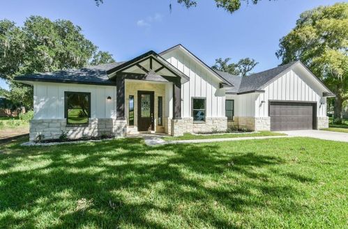 406 Burning Tree Ln, West Columbia, TX 77486-9610