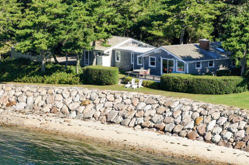 187 Penzance Rd, Falmouth, MA 02543-1046