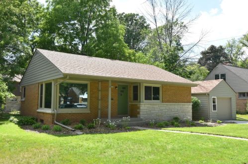 2205 Marne Ave, Milwaukee WI  53209-4328 exterior