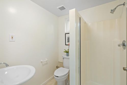555 Hawthorne Ave, San Bruno CA  94066-4130 exterior