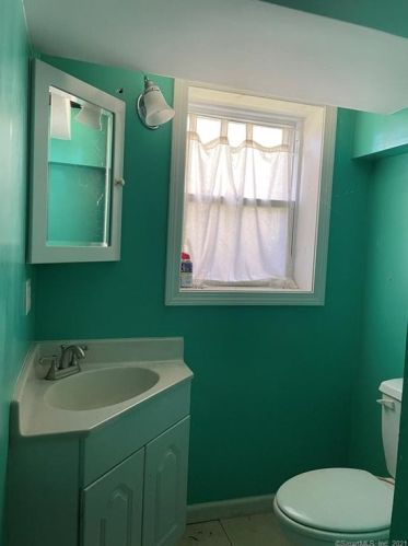 164 Vauxhall St, United States Coast Guard Ac CT  06320-3822 exterior