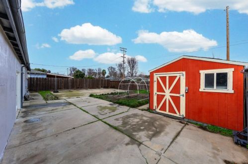 1413 Theo Ave, Modesto CA  95350-0626 exterior