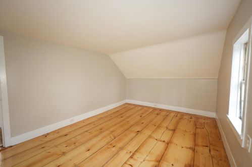 328 2nd Nh Tpke, Hillsboro NH  03244-4614 exterior