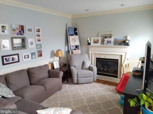 6 Colechester Ct, Fredericksburg, VA 22405-2154