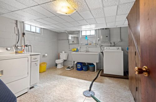 908 Thrush St, Green Bay WI  54303-4332 exterior