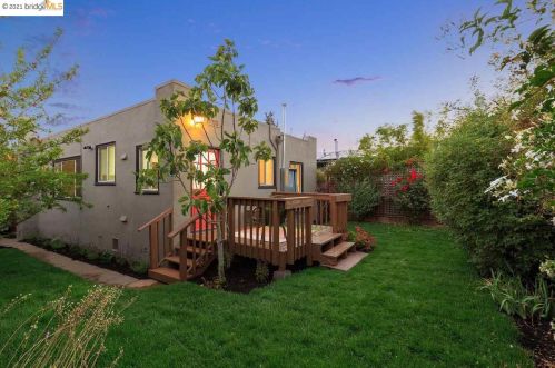 2314 Damuth St, Oakland, CA 94602-2439