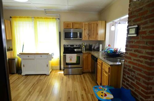 8 6th St, Nashua NH  03060-3140 exterior