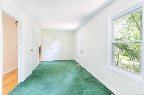 81 Wickham Dr, Warwick NY  10990-2126 exterior