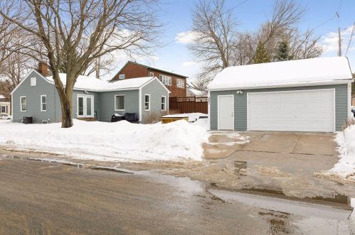 261 Washburn Ave, Minneapolis MN 55405-1052 exterior