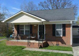 516 Abington Dr, Greensboro, NC 27401-4487