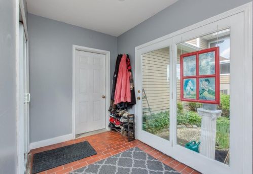 6 Birch Hill Rd, Salem NH  03079-3473 exterior