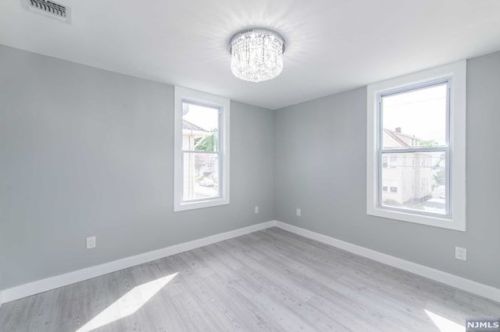 22 Harvard St, Nutley NJ  07110-3322 exterior