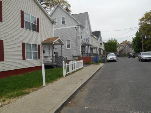 45 Laurel Ct, Bridgeport CT  06605-1129 exterior