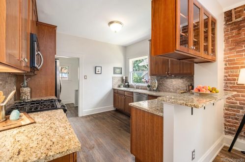 1016 Cook St, Denver CO 80209-4922 exterior