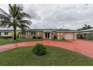 3432 Shore Rd, Hollywood, FL 33023-4978
