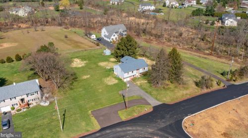 141 Specht Rd, Pottstown, PA 19464-1205