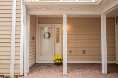 56 Springholm Dr, Berkeley Heights, NJ 07922-2730