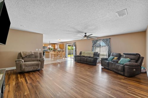 866 Abingdon Ave, Fort Pierce FL  34953-2861 exterior
