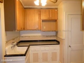 886 Center Point Rd, Cedar Rapids IA  52402-4650 exterior