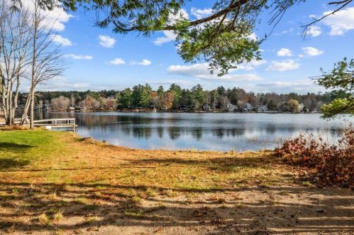 3 Hollywood Ave, Raymond NH  03077-1325 exterior