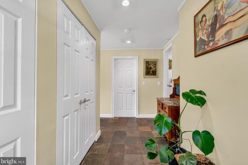 16 Bayberry Rd, Princeton NJ  08540-7417 exterior