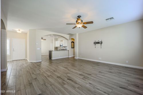 25114 Golfview Dr, Chandler, AZ 85248-7372