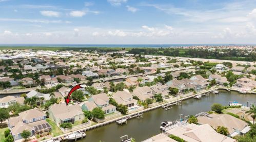 413 Islebay Dr, Ruskin FL  33572-3332 exterior