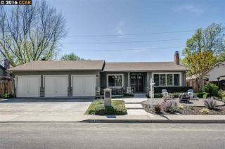 1623 Saint Helena Dr, Danville, CA 94526-5526