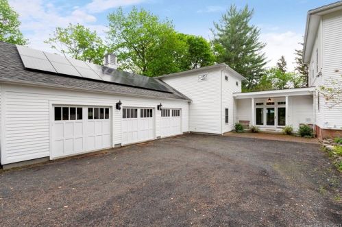 3 Farview Rd, Brookfield Center, CT 06804-1804
