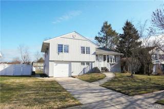 19 Flo Dr, Syosset, NY 11791-3905