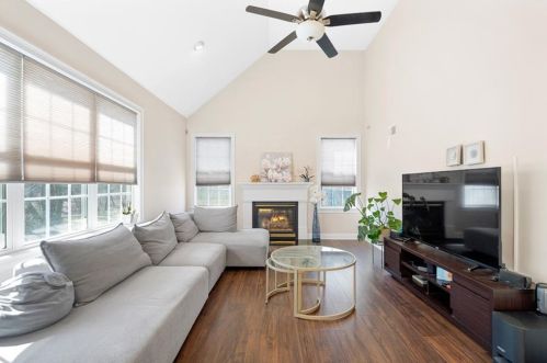 37 Millers Brook Dr, Cumberland RI  02864-6163 exterior