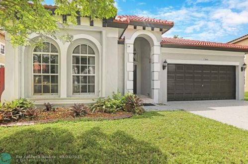 13866 52nd St, Hollywood, FL 33027-5944
