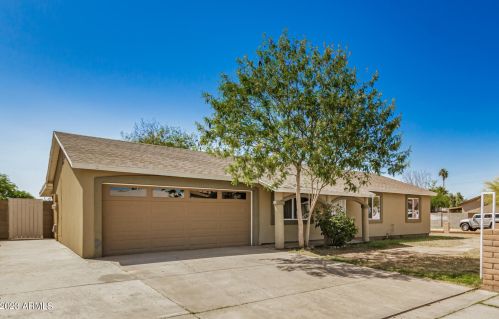 4830 79th Dr, Phoenix, AZ 85033-1008