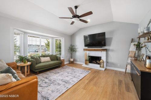 359 Wilson Dr, Santa Maria CA  93455-4764 exterior