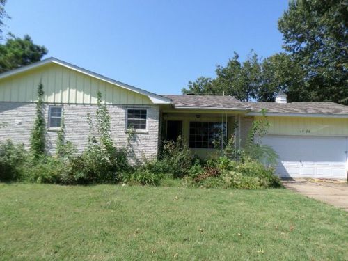 1726 D St, Miami, OK 74354-8610