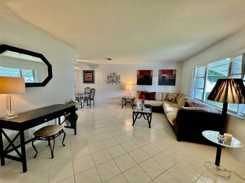 1310 23rd St, Boynton Beach, FL 33426-5861