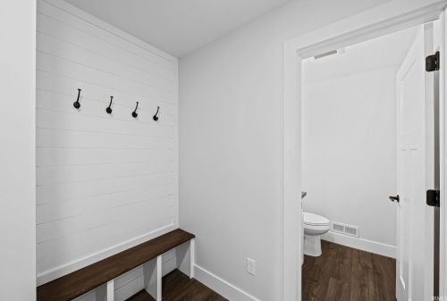 1108 Beacon Dr, Mishawaka IN  46544-6288 exterior