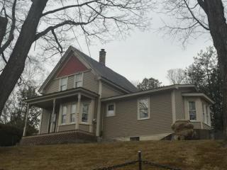 17 Cogswell St, Graniteville, VT 05654-8034