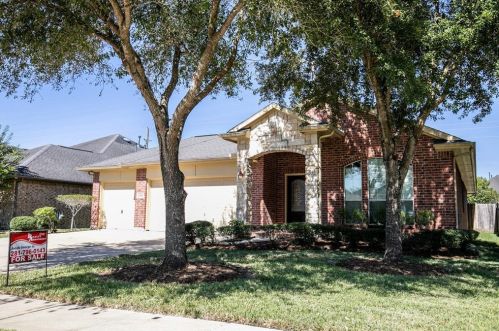 12903 Flat Creek Dr, Pearland, TX 77584-3107
